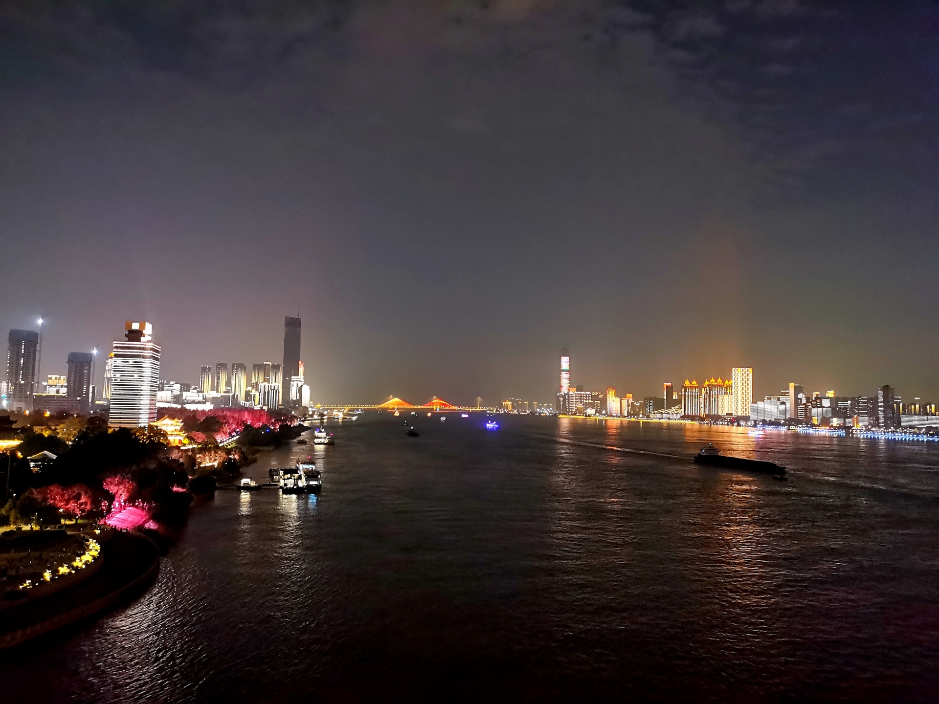 安徽芜湖市奋力打造水清岸绿“智慧长江” 推动长江经济带高质量发展